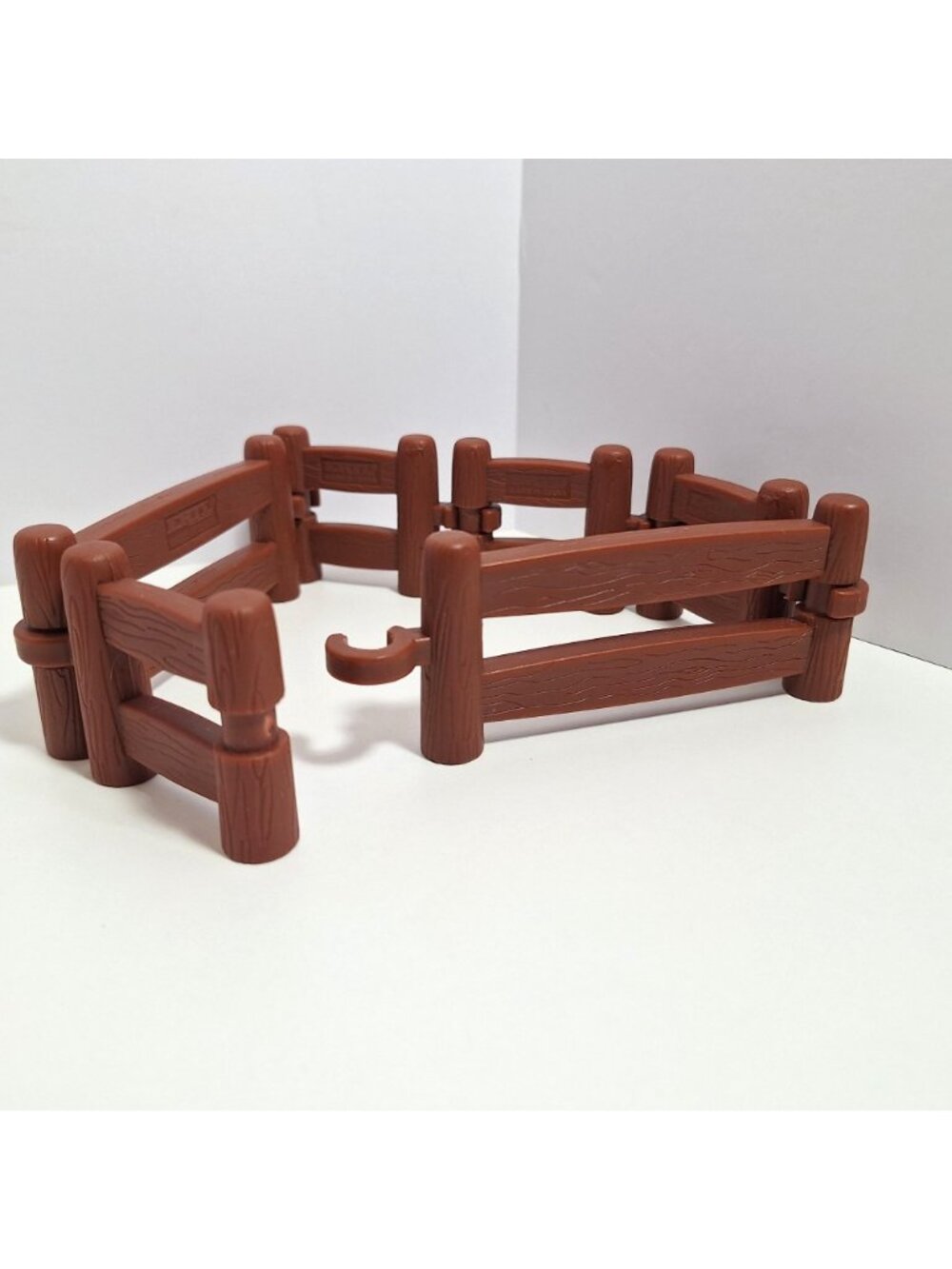 Ertl Brand Brown Plastic Corral Fence Posts Farm Fencing - Picture 2 of 9